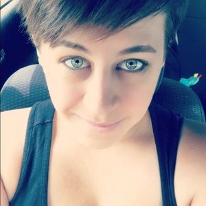 Meet your Posher, Carlie